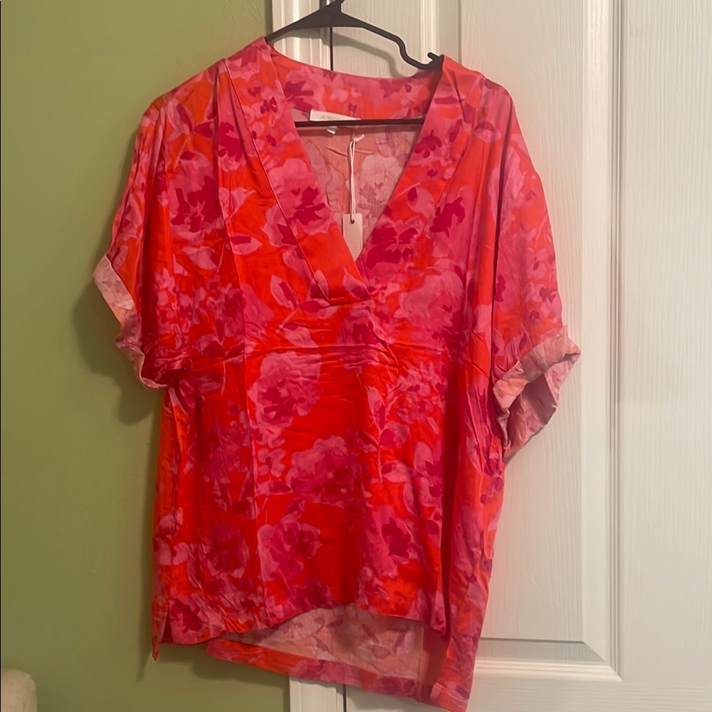 Olivaceous Red Flutter Sleeve Graphic Blouse